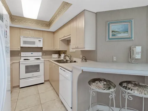 179aefedc7a944bf66b2b7c2520a365c-uncropped_scaled_within_1536_1152