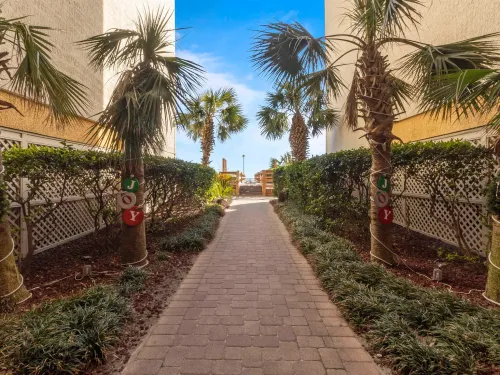 b20c3e8f753a56ac9f5c64952107d889-uncropped_scaled_within_1536_1152