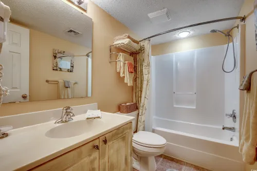 b646fdb8f43bcddda43a9e477cc4591c-uncropped_scaled_within_1536_1152