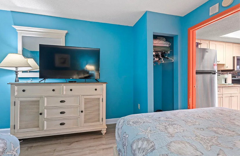 SINGLE CONDO